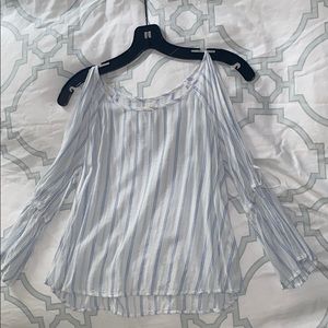 ✨Blue and White Striped Cold Shoulder Top 💗